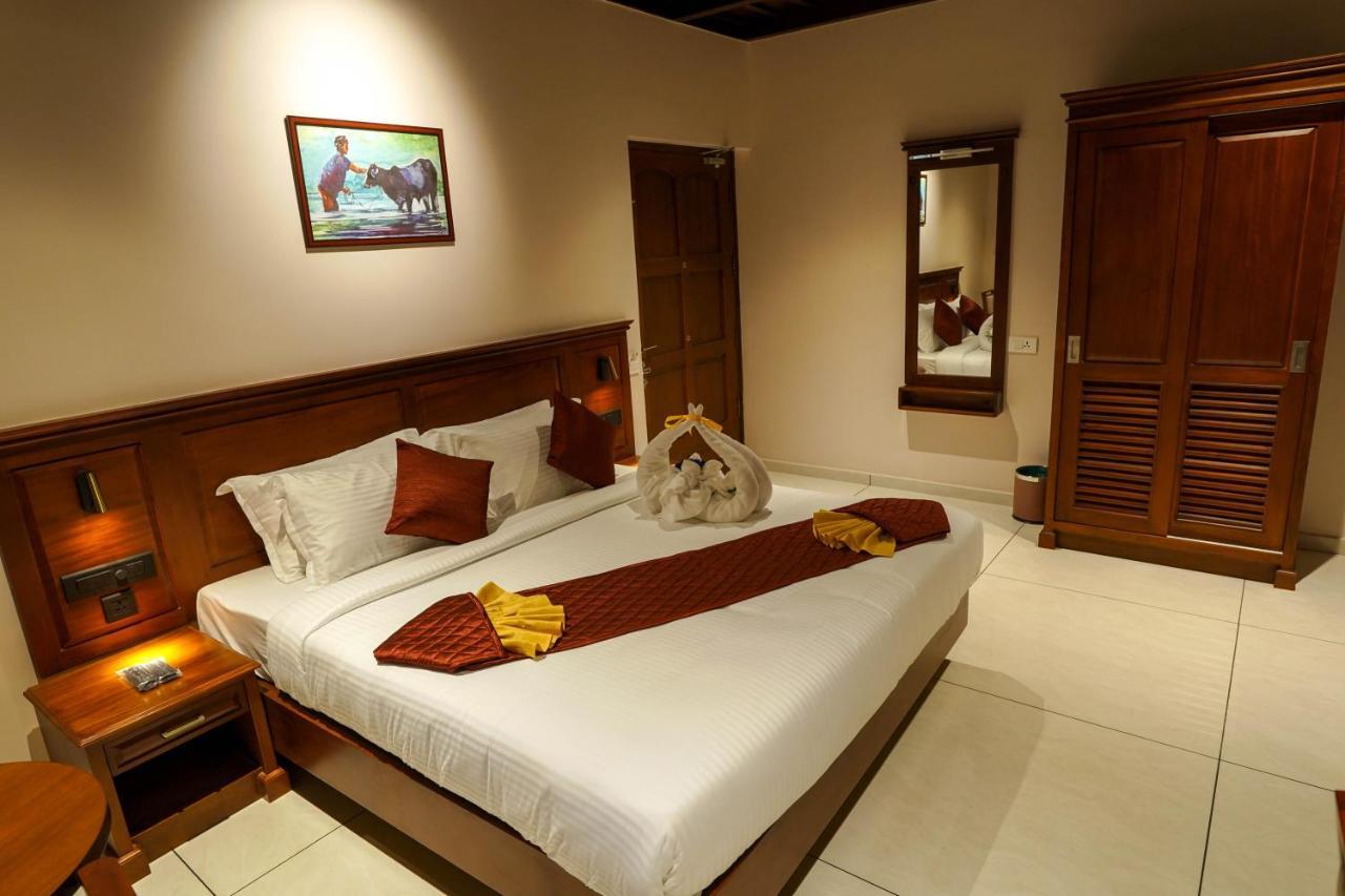Hotel Heritage Plaza Kottayam Exteriör bild