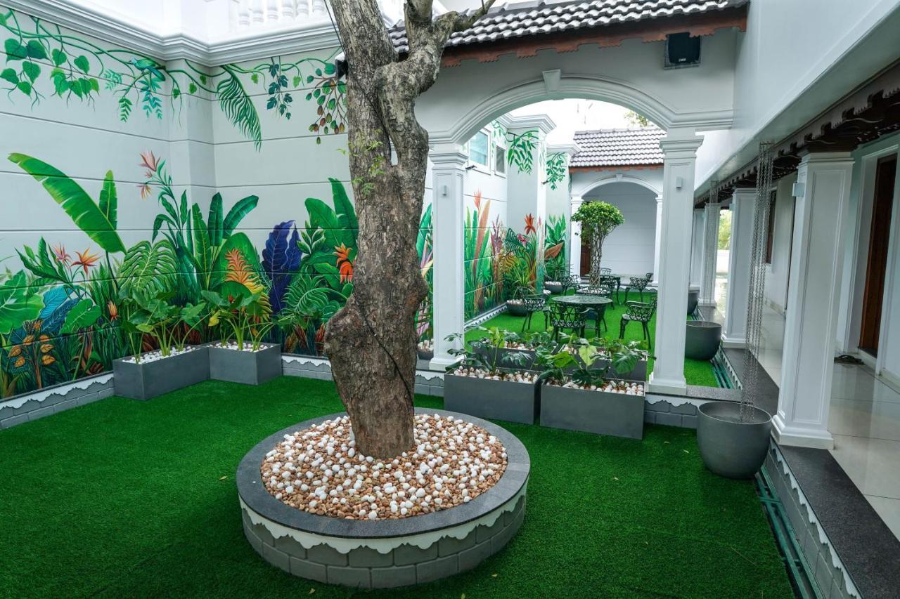 Hotel Heritage Plaza Kottayam Exteriör bild