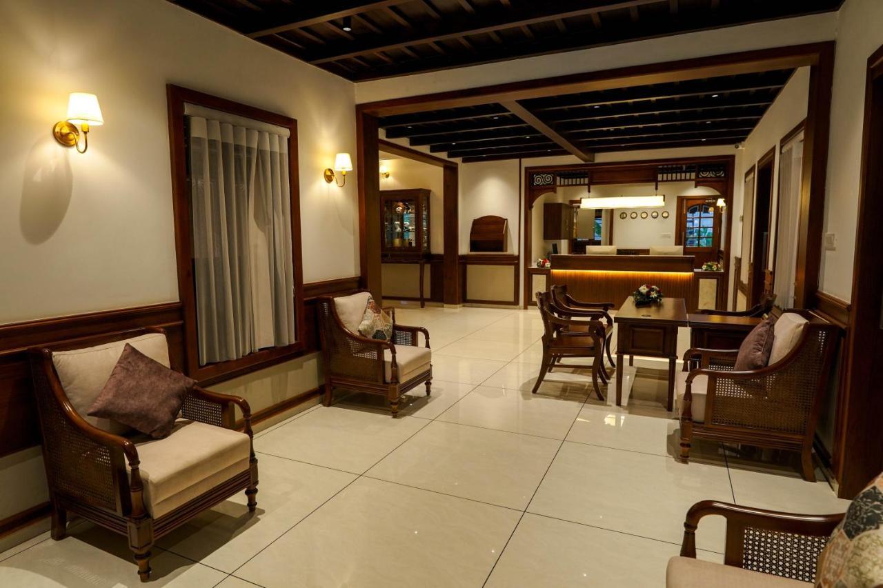 Hotel Heritage Plaza Kottayam Exteriör bild