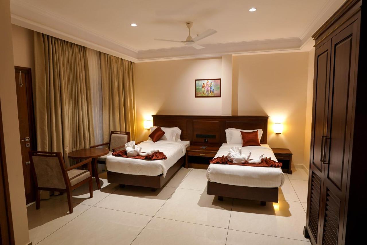 Hotel Heritage Plaza Kottayam Exteriör bild